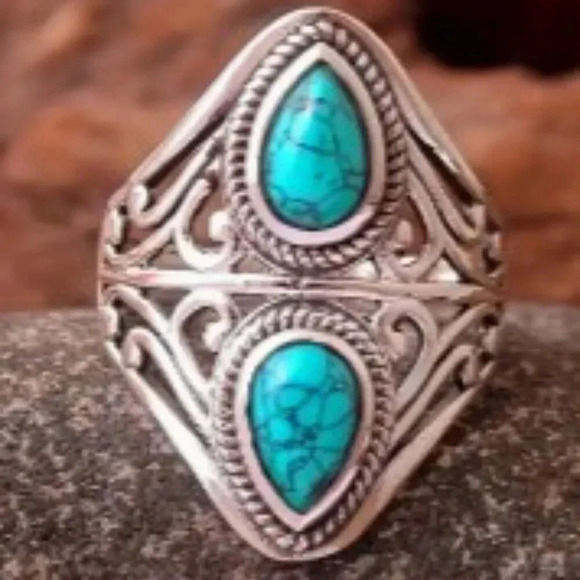 Turquoise Ring Gemstone Accents, Silverplate VTG Minimalist Style Size 8 - Picture 2 of 5